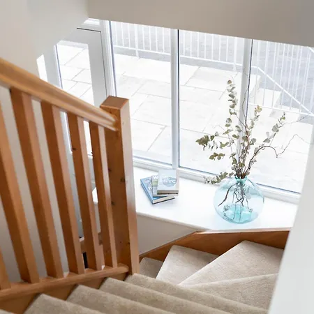 Relaxing With Large Terrace By Letmestay בית נופש *