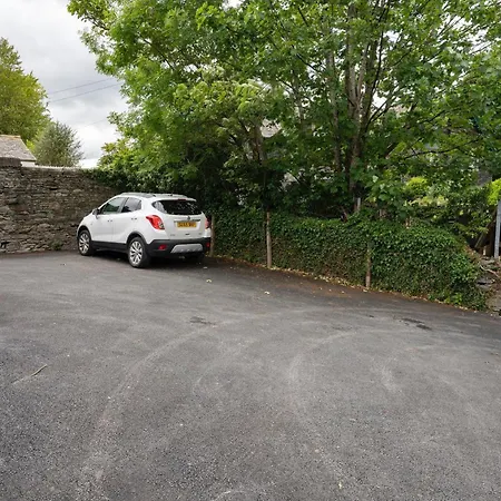 Relaxing With Large Terrace By Letmestay בית נופש