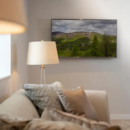 Relaxing With Large Terrace By Letmestay * אמבלסייד