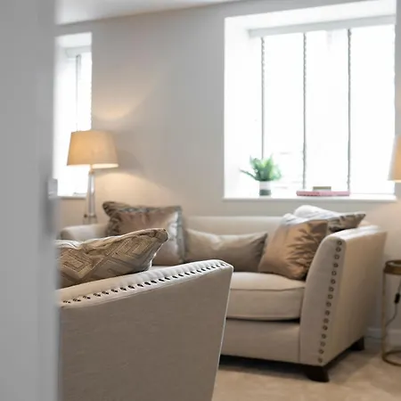 Relaxing With Large Terrace By Letmestay * אמבלסייד